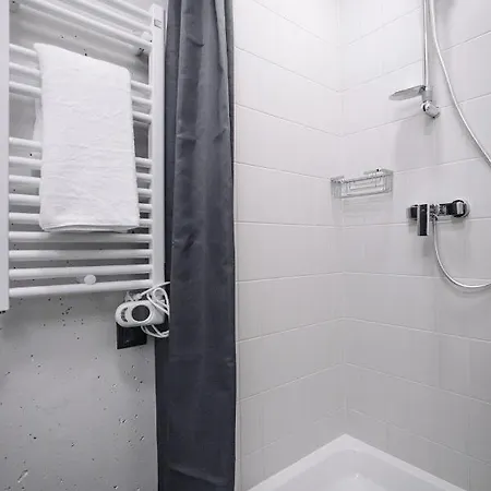 Apartment Vibrant Studios, - Sk